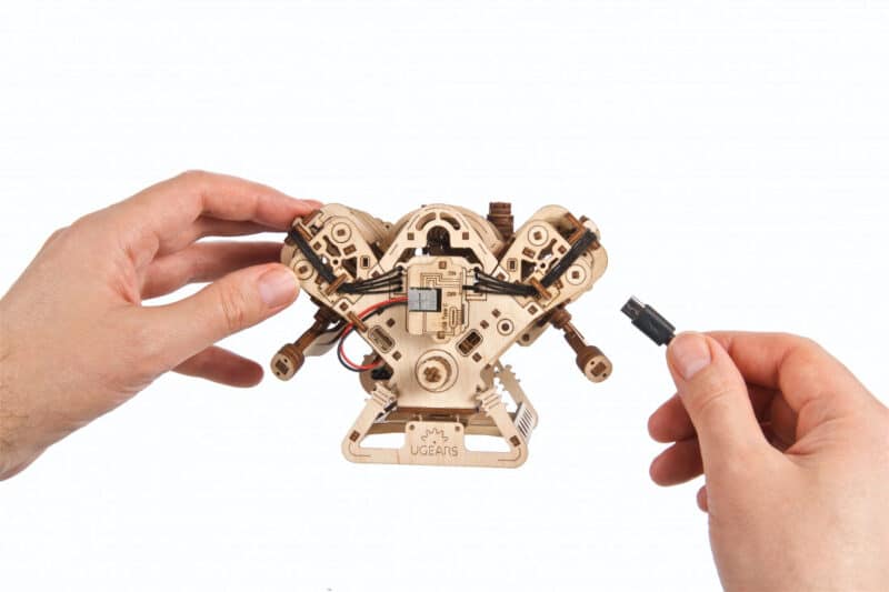 UGEARS V8 Motor (mit Elektronik)