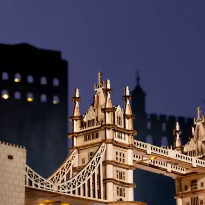 Rolife Tower Bridge mit Lichtern